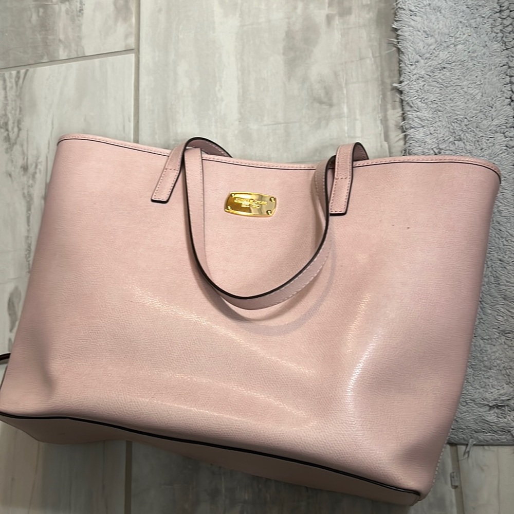 Original Michael Kors Tote almost new.